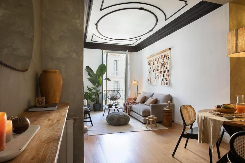 Apartment Bantu - 1 Bedroom And Balcony In Eixample Esquerra